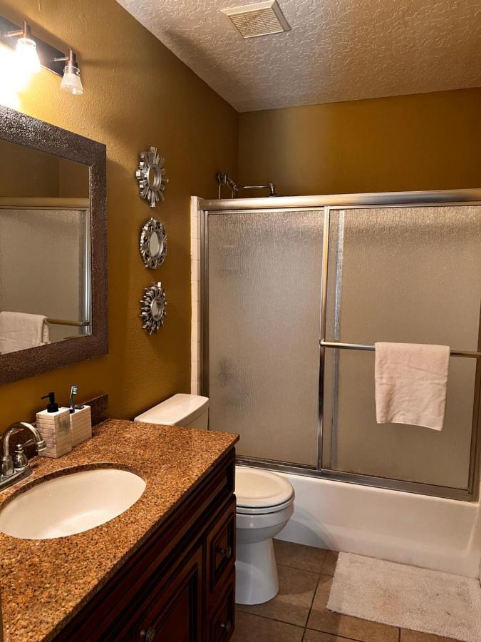 Modern Room With Shared Bathroom Alafaya Екстериор снимка