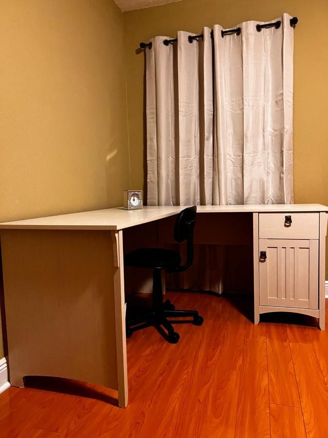 Modern Room With Shared Bathroom Alafaya Екстериор снимка
